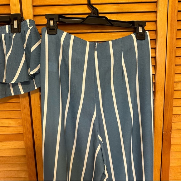 set - Picture 3 of 3